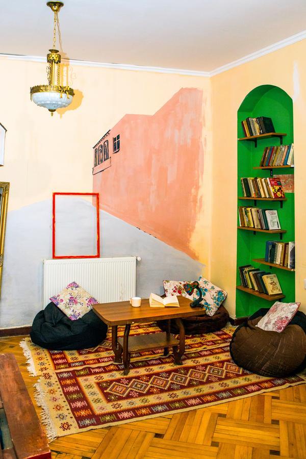 Patio Hostel Tbilisi Esterno foto
