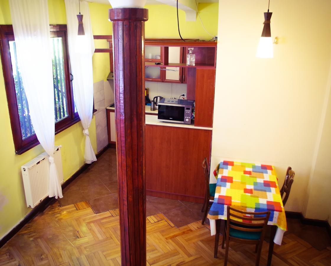 Patio Hostel Tbilisi Esterno foto
