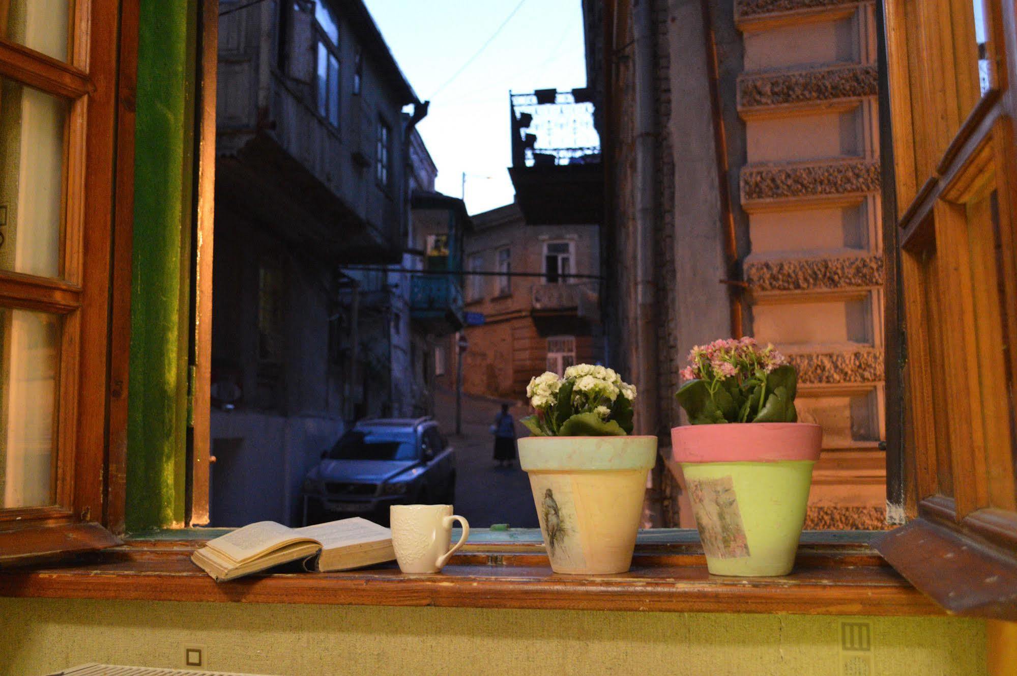 Patio Hostel Tbilisi Esterno foto